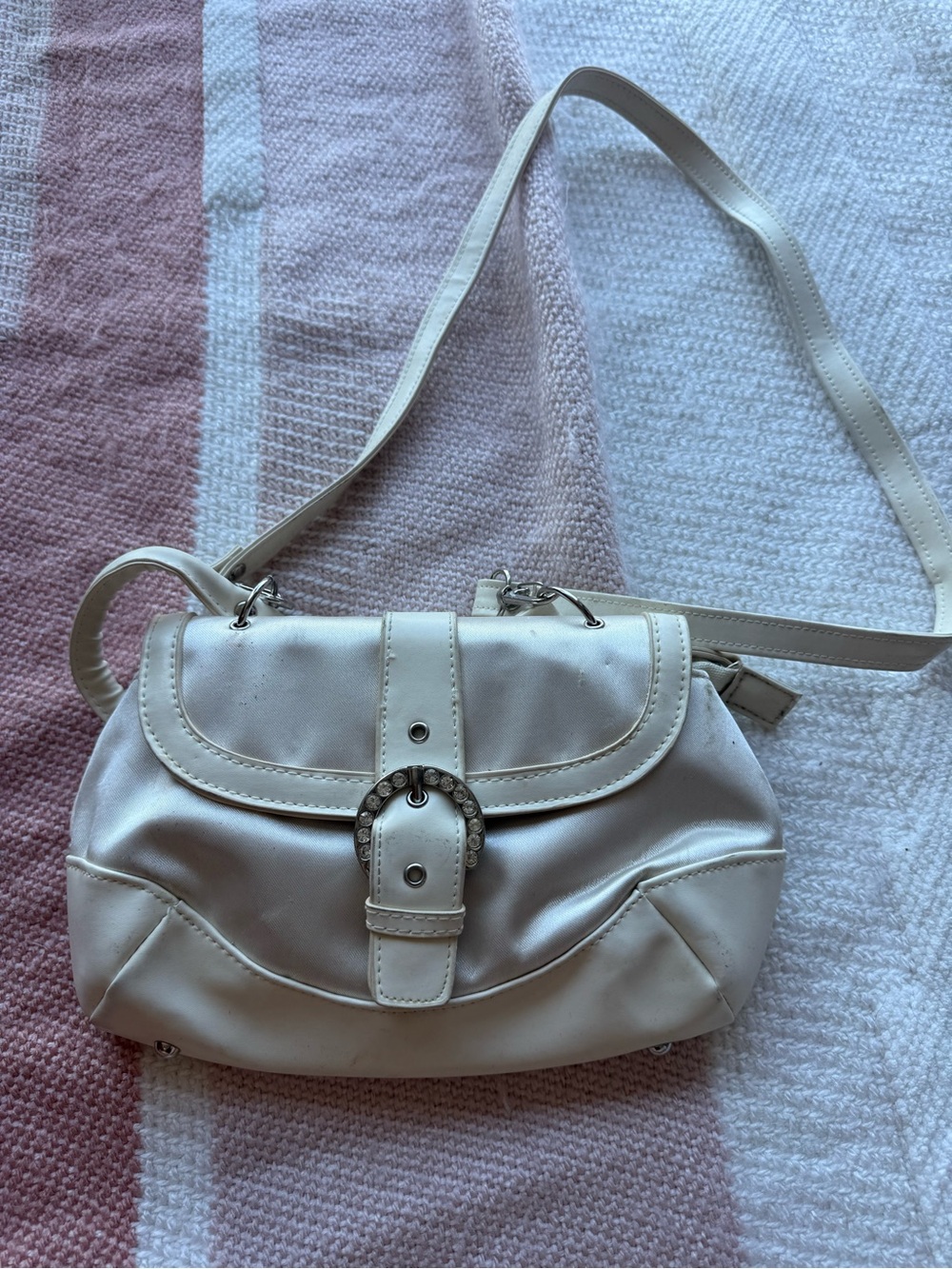 Vintage Cream Shoulder Bag with Decorative Buckle